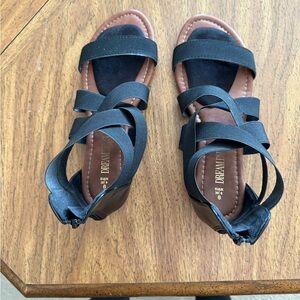 Dream Paris, black sandals, size 8